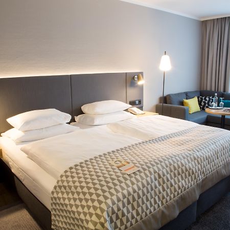 Holiday Inn Duesseldorf-Neuss By Ihg Exterior foto